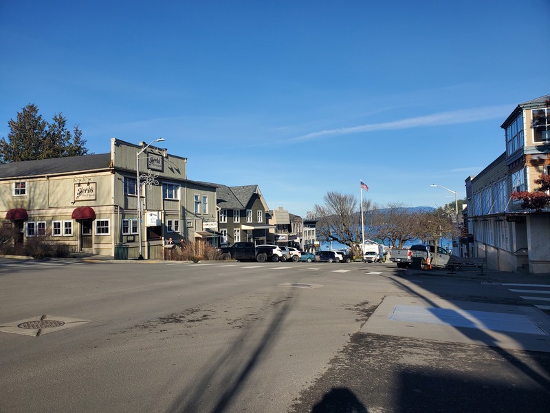 Photo of downtown Friday
Harbor, in the last block before the water, on Spruce Street